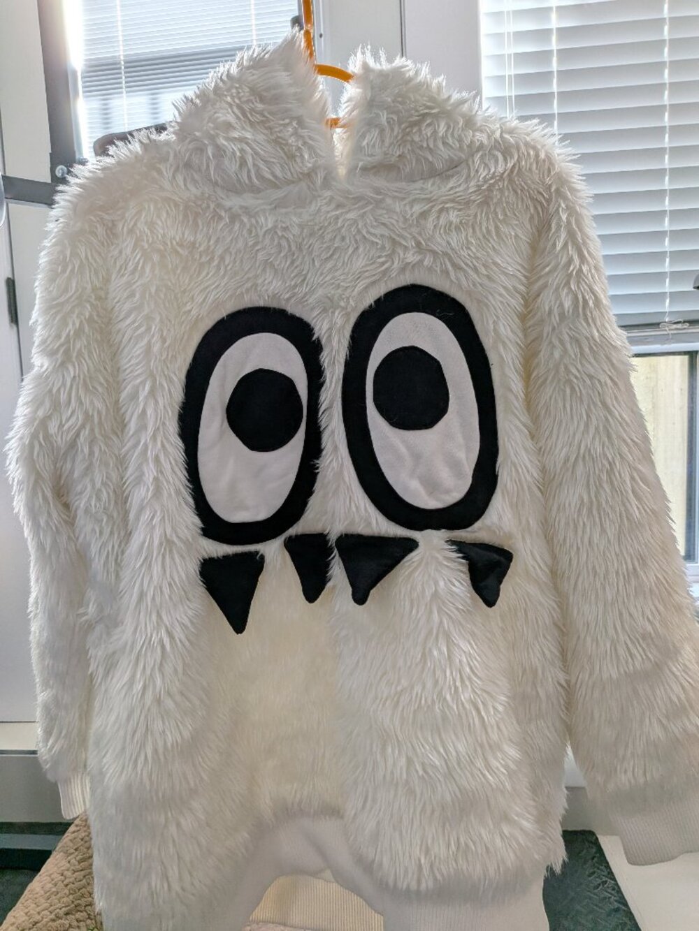 Mercibeaucoup Monster Pop-art White Hoodie with Fur
